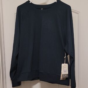 Vuori Women's Crew LS in Beryl Heather (Dark Green Heather)